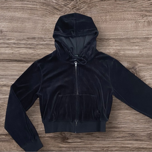 Tops - Black Velvet Cropped Hoodie
